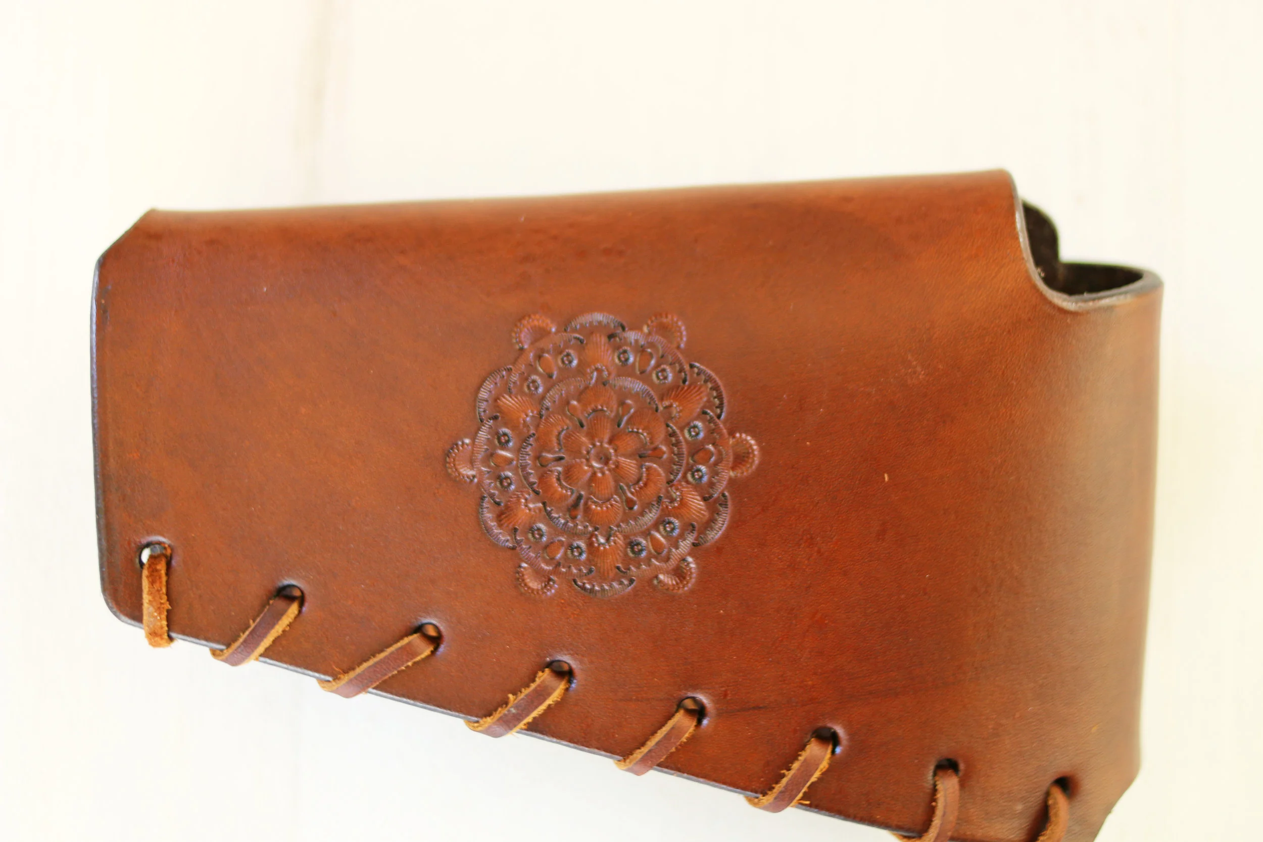 Straigh on view of rosette medium brown.jpg