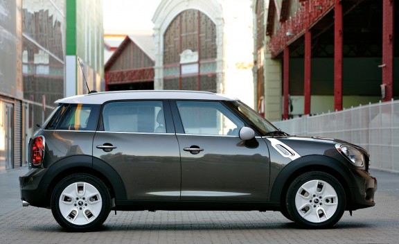 2011_mini_cooper_countryman_11_cd_gallery.jpg
