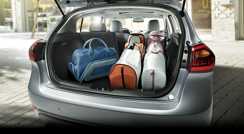 02-Kia-Cerato-5door-Interior-luggage-room.jpg