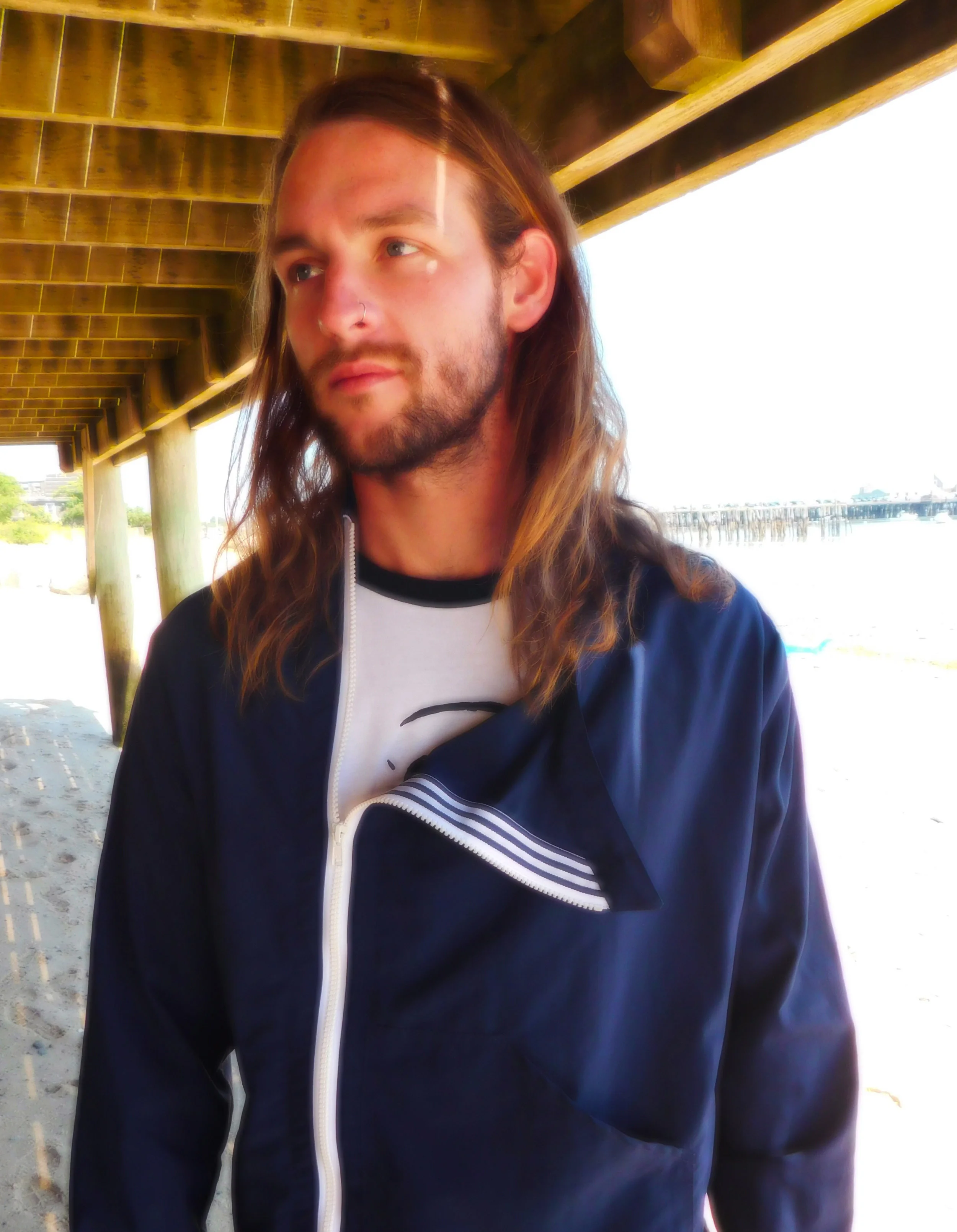 Size zip windbreaker