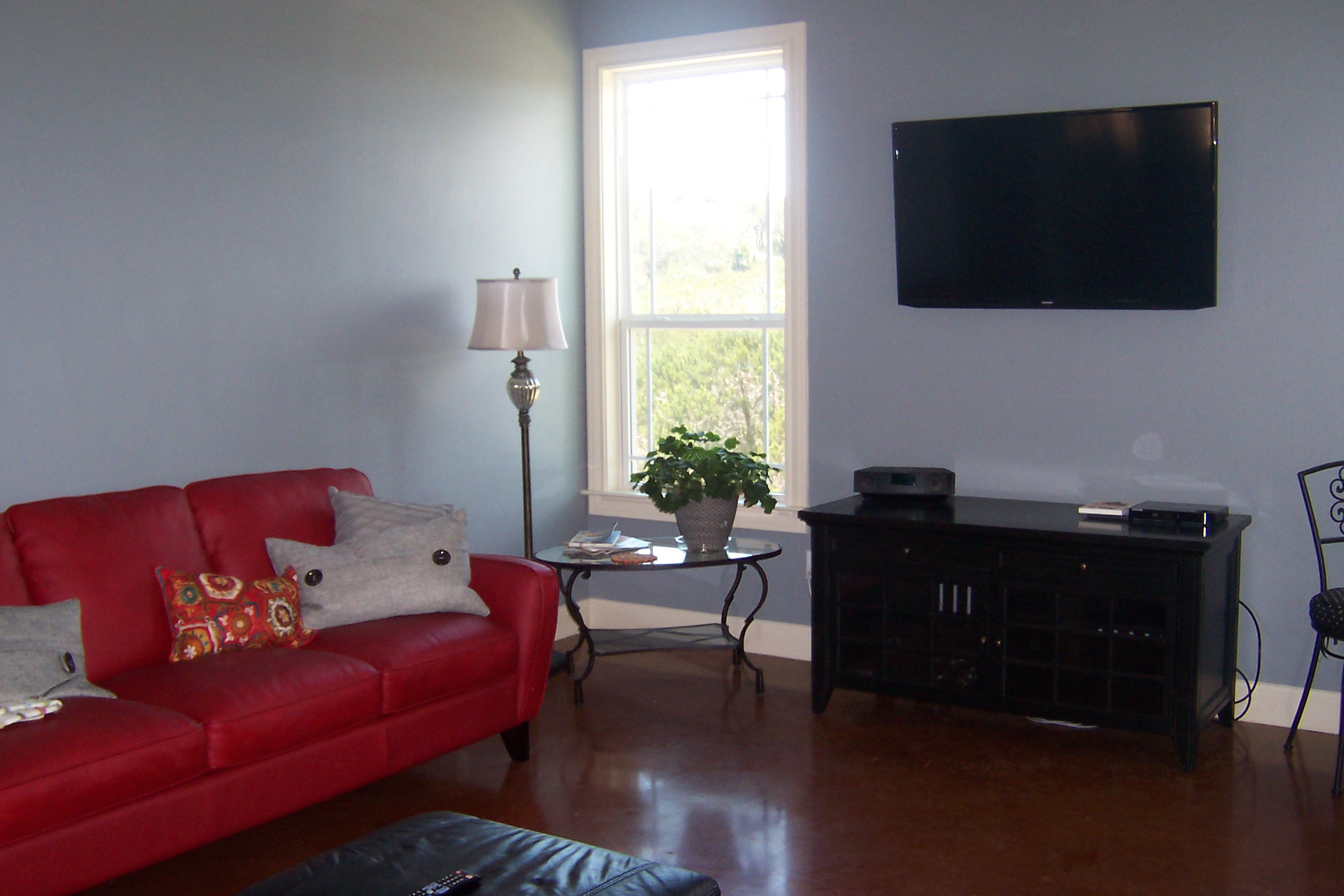 Living Room 1.jpg