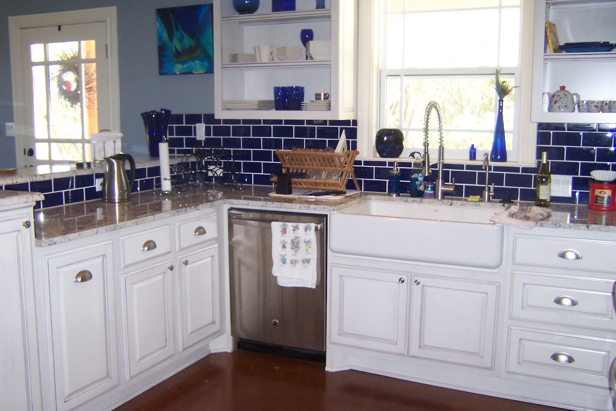 Kitchen 2.jpg
