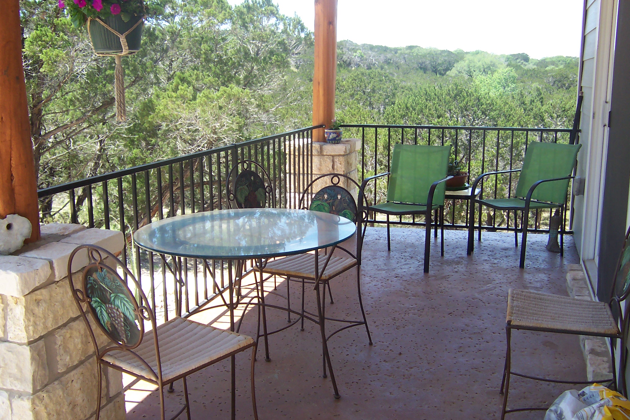 Patio 1.jpg