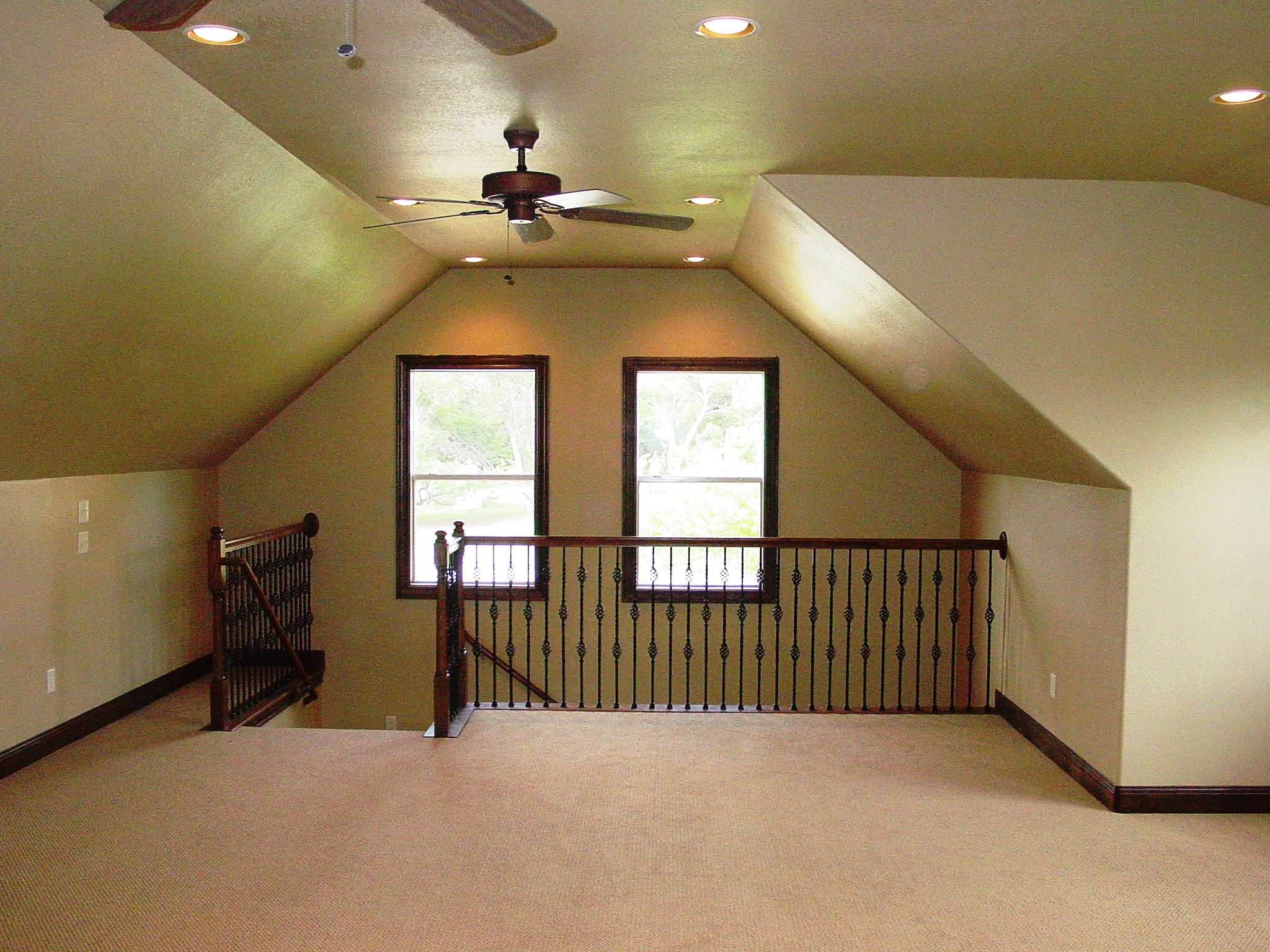 14401 RO - Complete - New Gar - Bonus Room,2.jpg