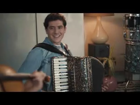 Sam Reider and the Human Hands play "Coyoacan"