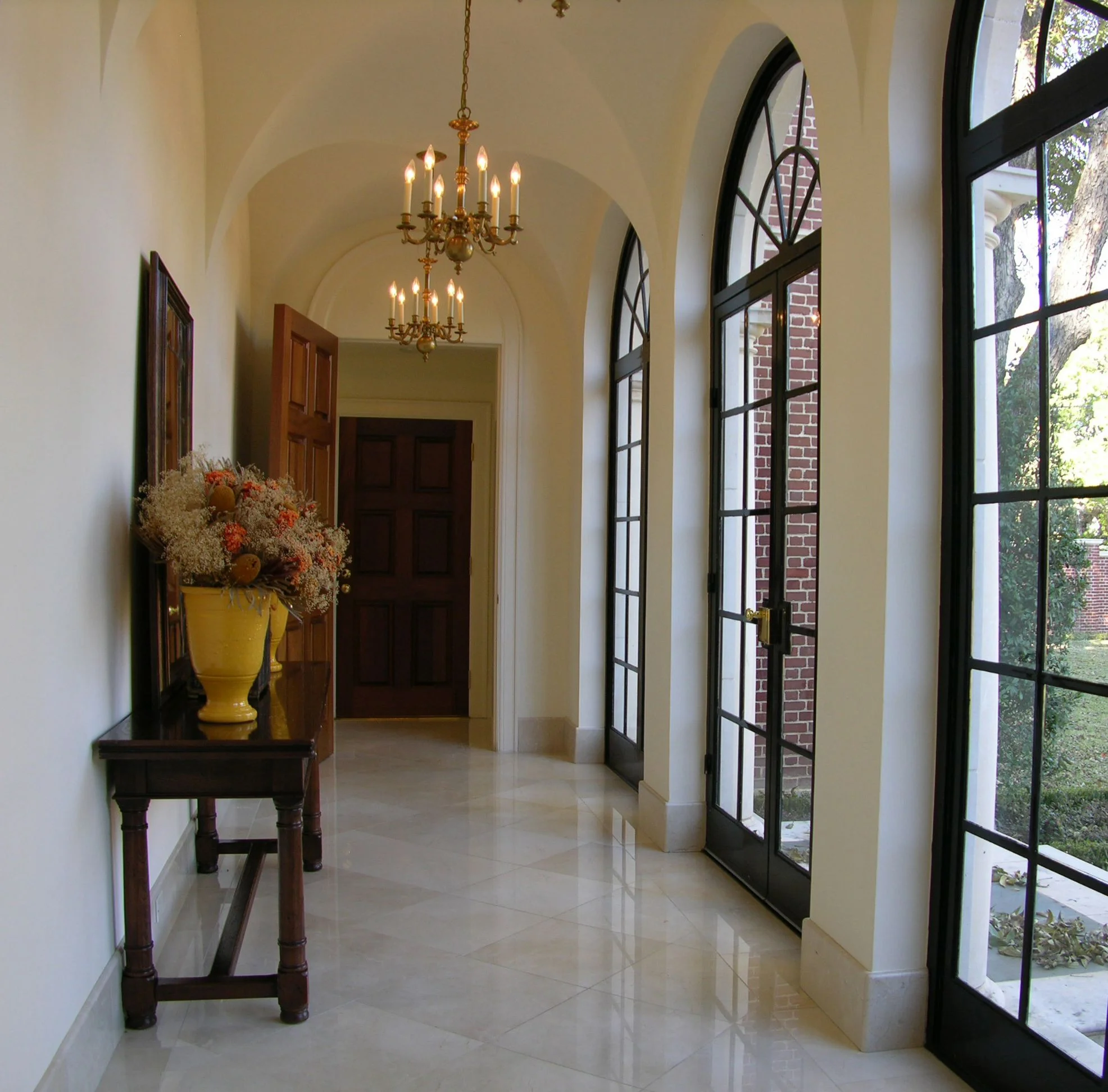 Gillon3900hall.jpg