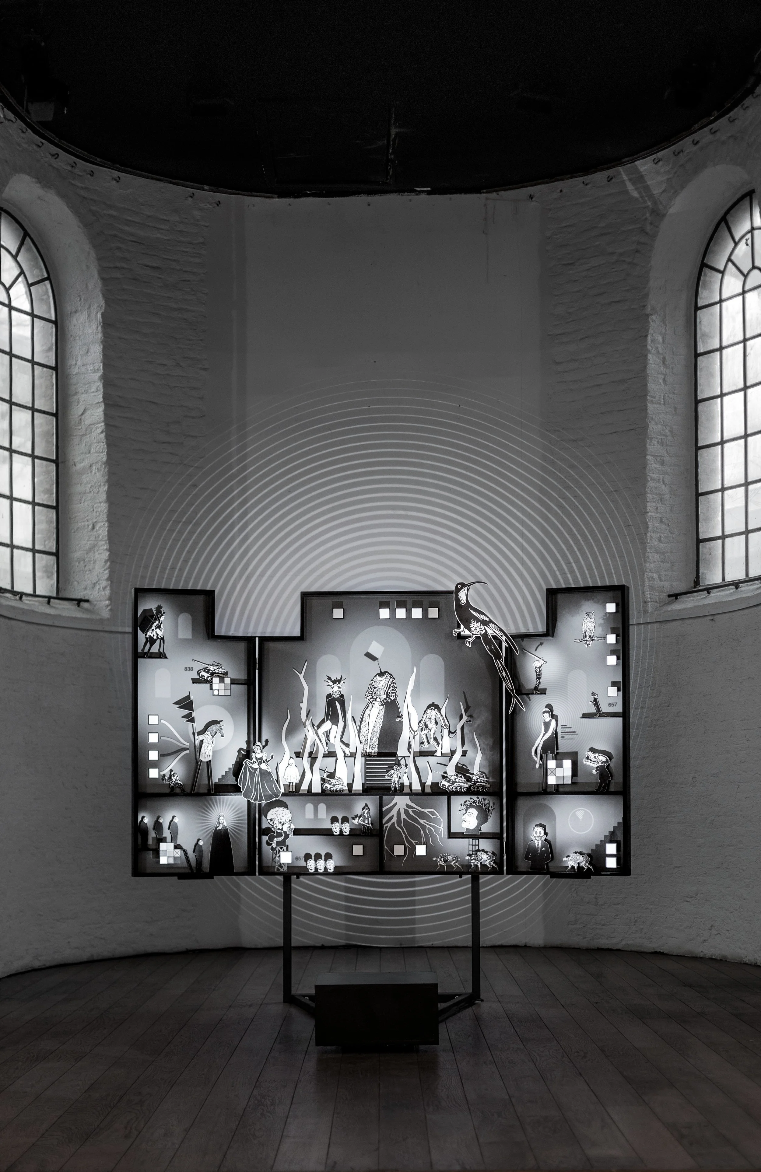 Retable installation by Fred Penelle and Yannick Jacquet, a structured composition inspired by medieval altarpieces