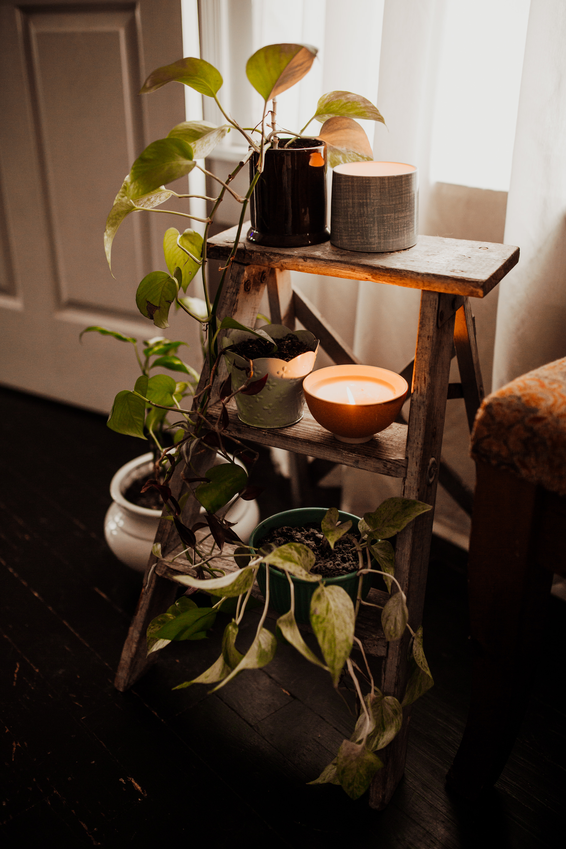 louisville-photographer-engagement-photos-in-home-session-kentucky (34 of 73).jpg