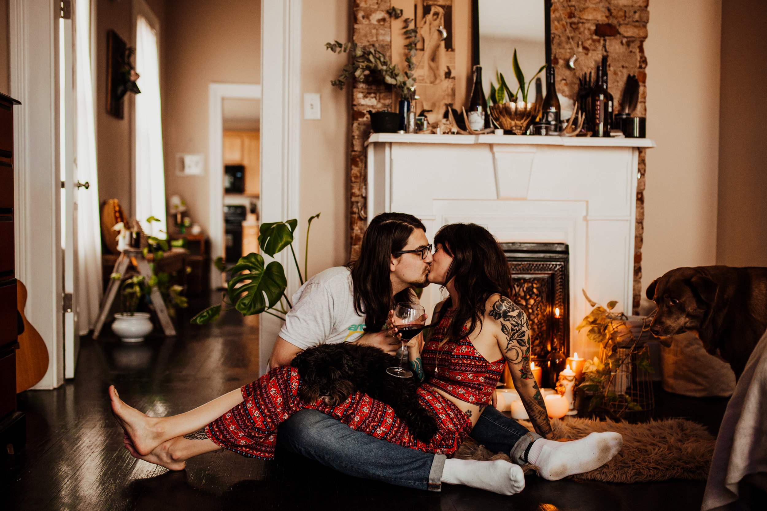 louisville-photographer-engagement-photos-in-home-session-kentucky (50 of 73).jpg