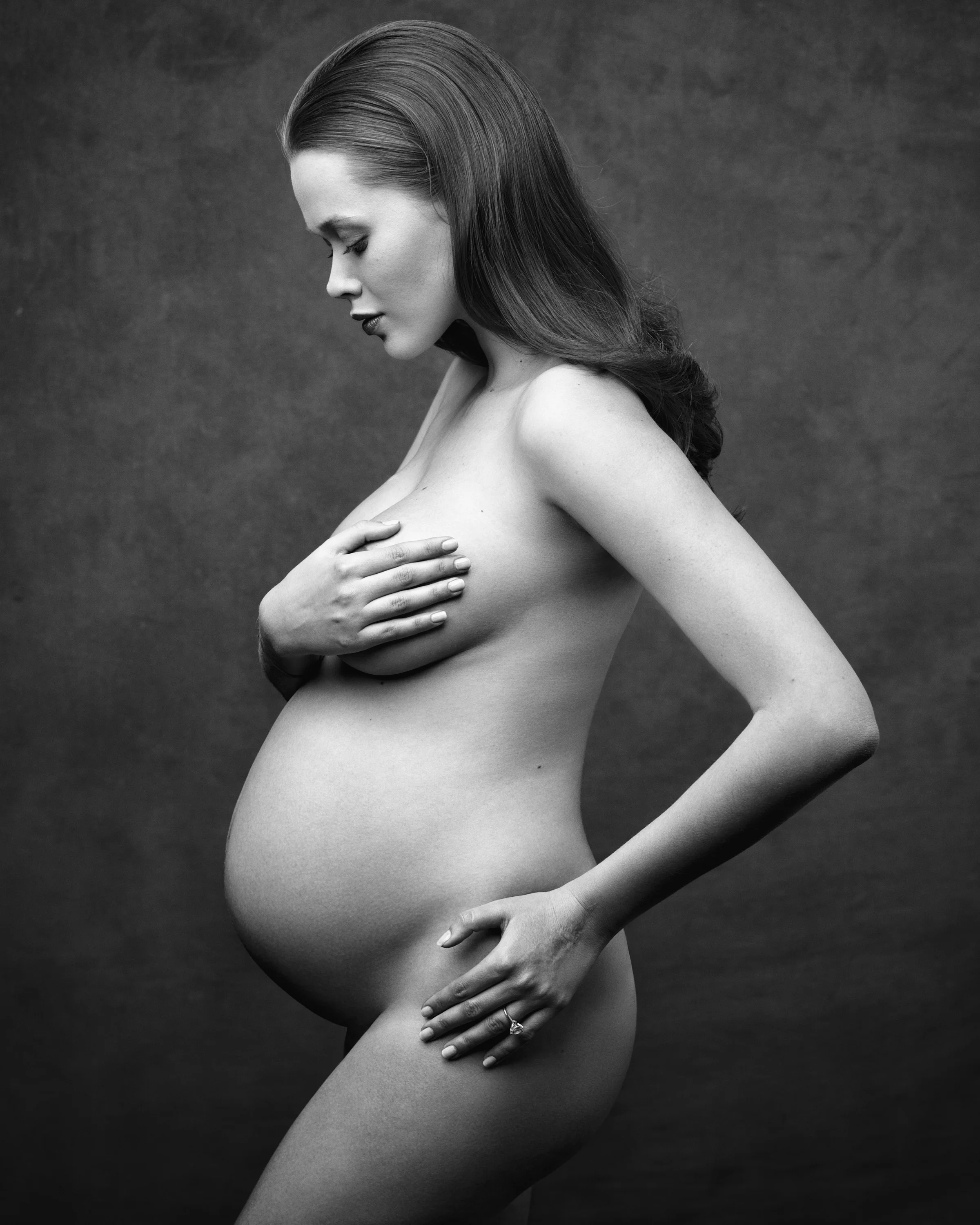 (I was debating if i should upload this image and although i am avoiding any racy photos on social media, i absolutely adore this one and the capturing of such a special time in my life)
