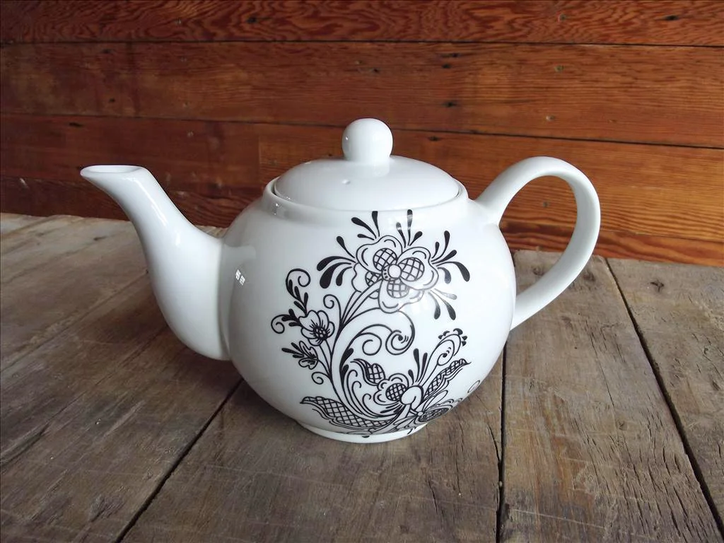 Swedish Rosemal Teapot — Swedish Country Interiors