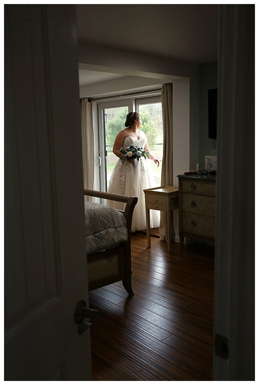 Sebastian Photography_Wedding_Spring Wedding, Lake Of Isle, Photographer__7002.jpg