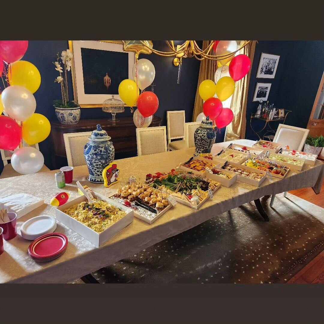 We're gonna need more than 10 pics for this one. A @bucees themed 1st birthday for baby Ray ❤️💛❤️💛

#friedchickenbuttermilkbiscuits
#shrimpandorzopasta 
#Benedictine
#turkeyandprovolone
#crudit&egrave; 
#cutedeviledeggs
#bestchickensalad 
#cornmazo