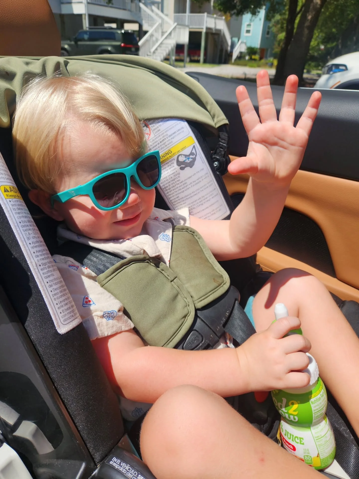 All the sweet, sweet summer things. Highlights: Mardi Gras train to BSL with Uncle Godfather Far-dis; maybe the most beautiful seasonal fruit platter we've ever made; top-down convertible times; boats and box lunches. 

#amtrak
#topdown
#blueskiesand