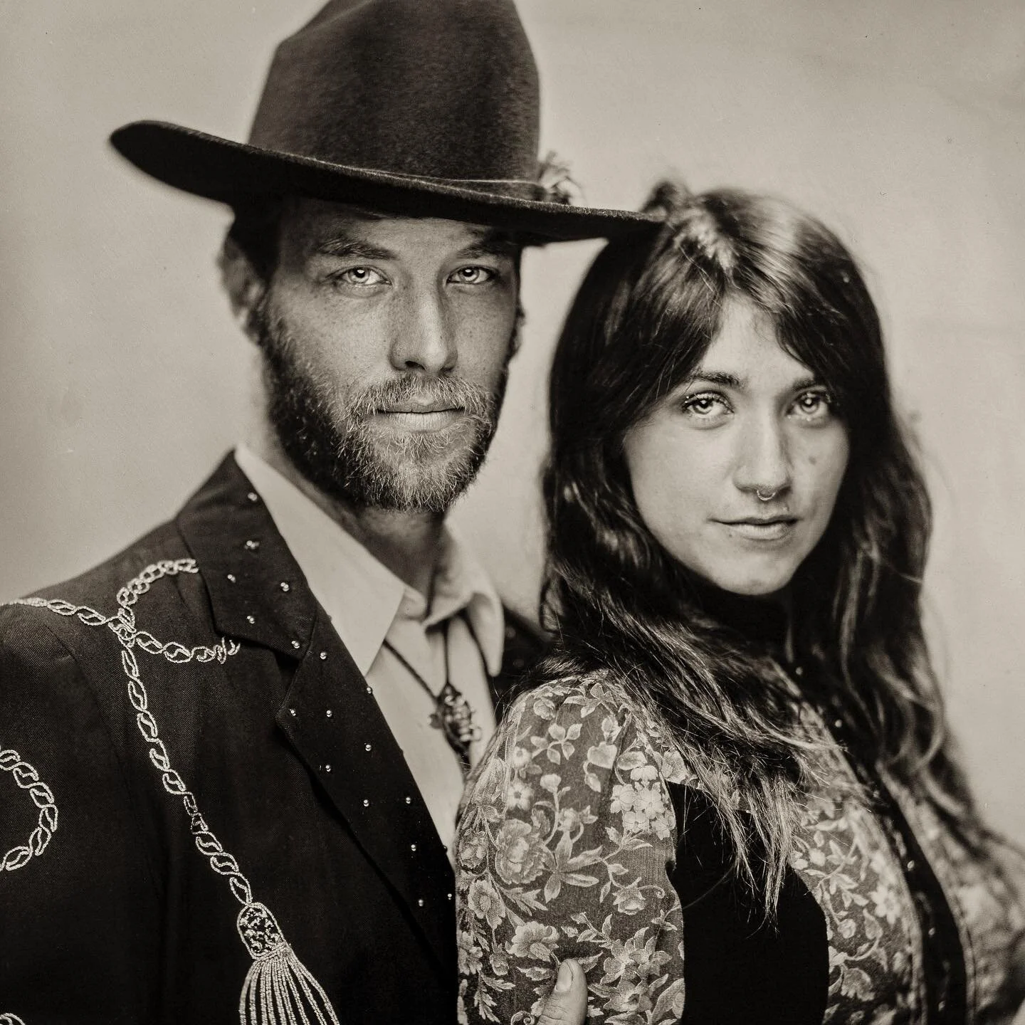 { 𝟻𝚇𝟽 𝚃𝙸𝙽𝚃𝚈𝙿𝙴 𝙿𝙾𝚁𝚃𝚁𝙰𝙸𝚃 } @treatcharlie &amp; @sierraelizabethferrell 🖤
&mdash;&mdash;&mdash;&mdash;&mdash;&mdash;&mdash;&mdash;&mdash;&mdash;&mdash;&mdash;&mdash;-
.
.
.
#josephwymanphoto #ambrotype #tintype #wetplate #wetplatecoll