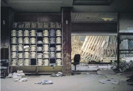 Brookes Brothers New York, WTC, Sept 12,2001, Sean Hemmerle