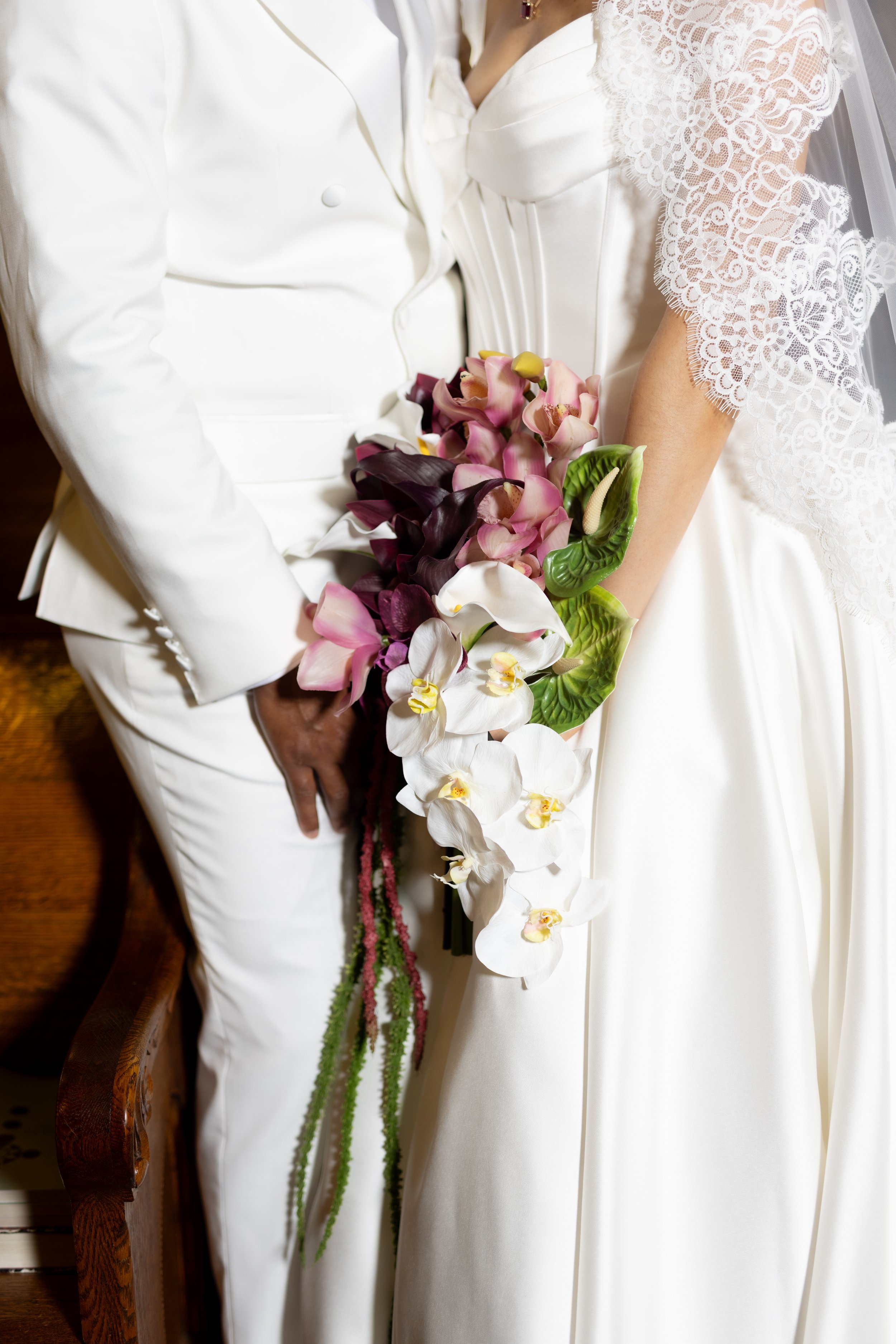 Catherine and Mark Anthony02R56782.jpg