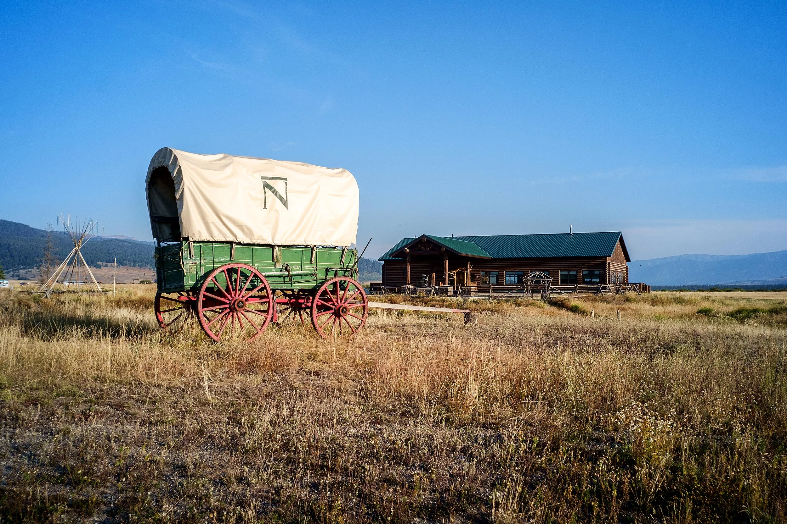 Under_Canvas_BarN_0001.jpg