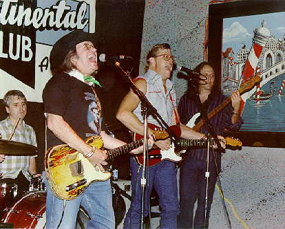  Doug Sahm onstage 