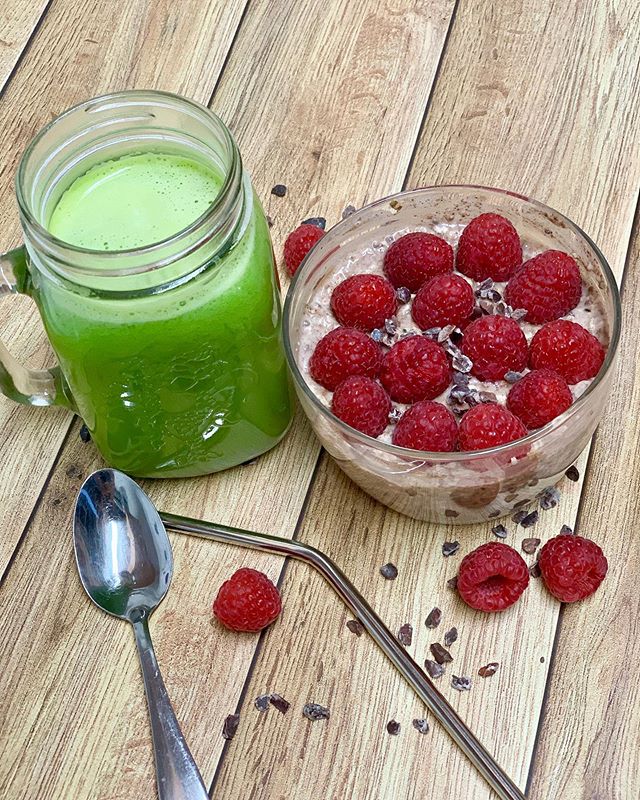 🤱🏻🤰🏻Desayuno super nutritivo para mama y bebe!!!
.
.
✅Jugo verde: Hojas de lechuga romana (todo el centro de una lechuga)
✅1 pera 🍐
✅Pedacito de ra&iacute;z de jengibre
✅1 mini pepino ✅1/2 lim&oacute;n verde
✅manojo de cilantro (cantidad que tol