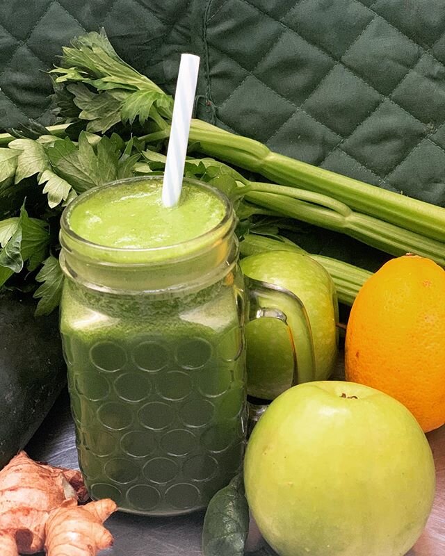 🍏🥒🍋Receta de Jugo Verde y Experiencia de compra de extractor💰!! &bull;
Bueno, los seguidores de @vidactivaa sabr&aacute;n por tanta publicaci&oacute;n del tema que soy fiel creyente de los beneficios para la salud que aportan los jugos de vegetal