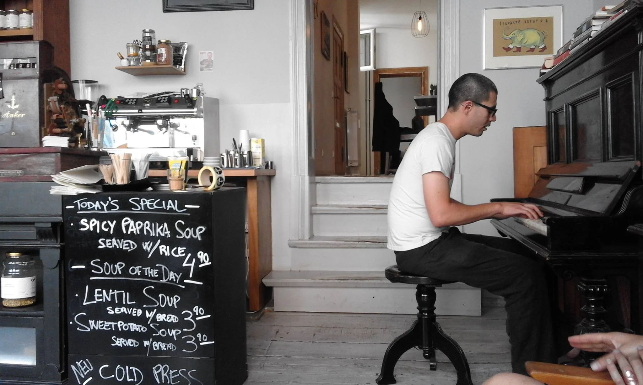 Charlie's Vegan Food and Cofee