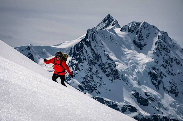 Early May Spring descent off the peak of Mt. Ruth in the PNW sun and corn - still time to dance out there! 🌽
&deg;
&deg;
&deg;
&deg;
&deg;
&deg;
Foto 📷 👌@mdahabieh
#splitboarding #splitboard #pnw #evergreenstate #mtruth #mtshuksan #mtbaker #outdoo