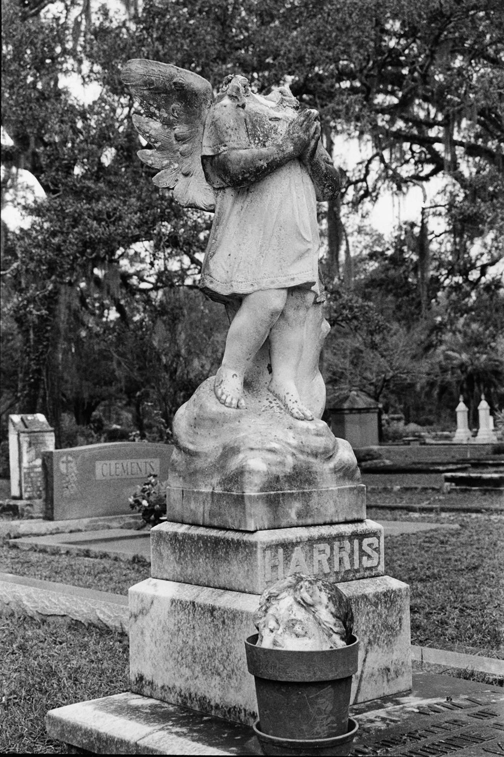 Sarah Will Harris statue, Oak Cemetery