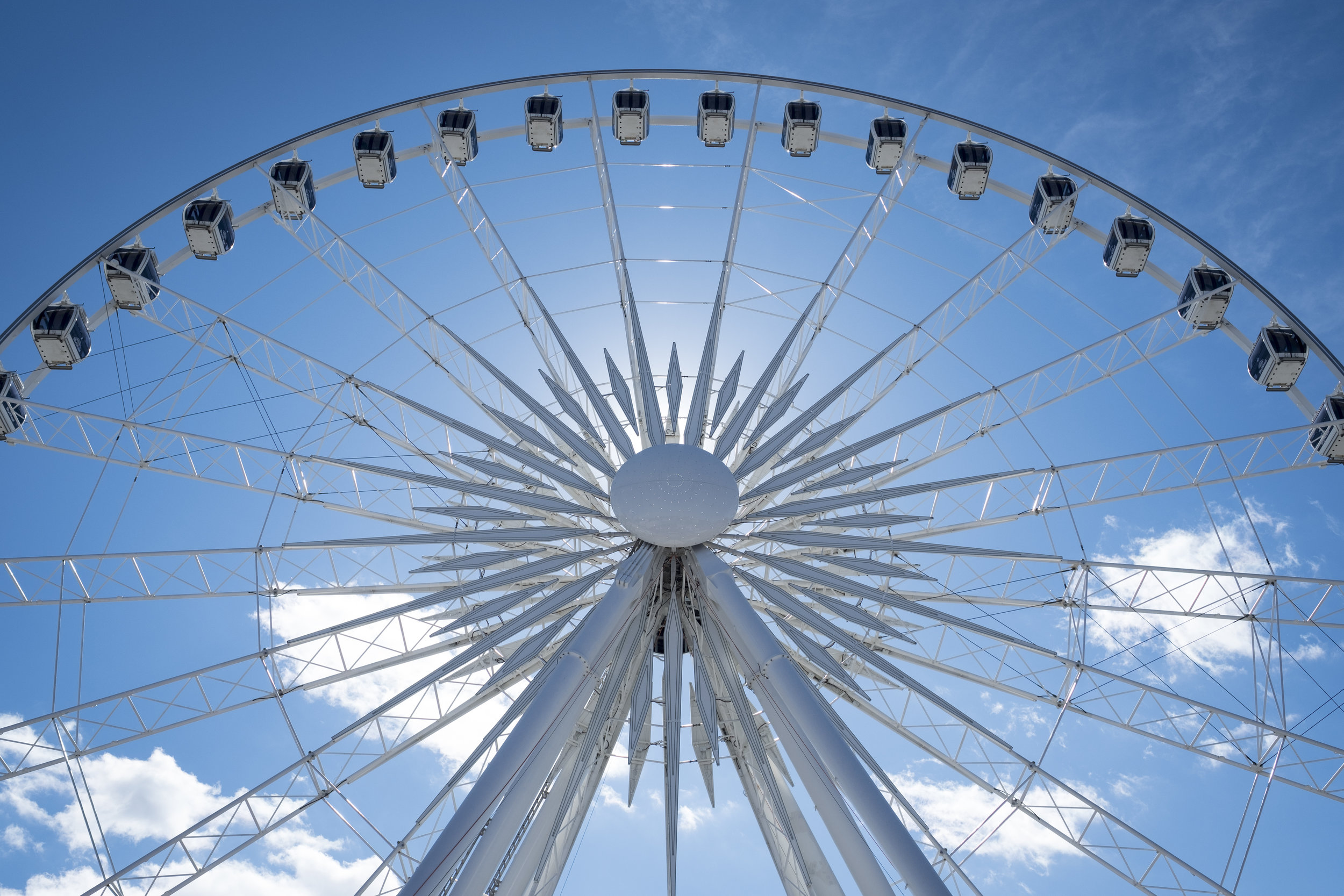  The ferris wheel that looks over the Falls in Niagara Falls, Ontario, Canada. 