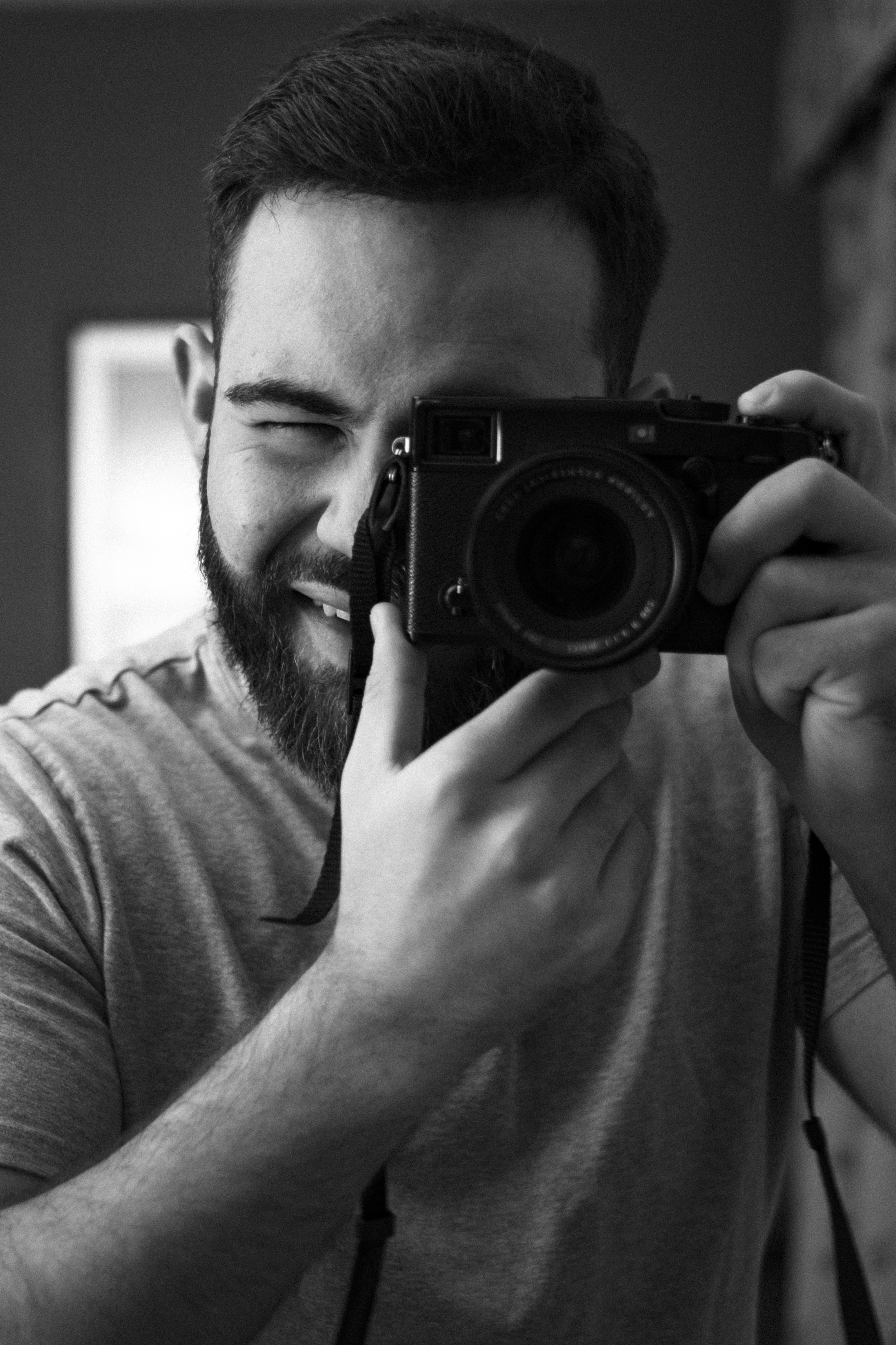  The obligatory hotel room selfie with the X-Pro2. 