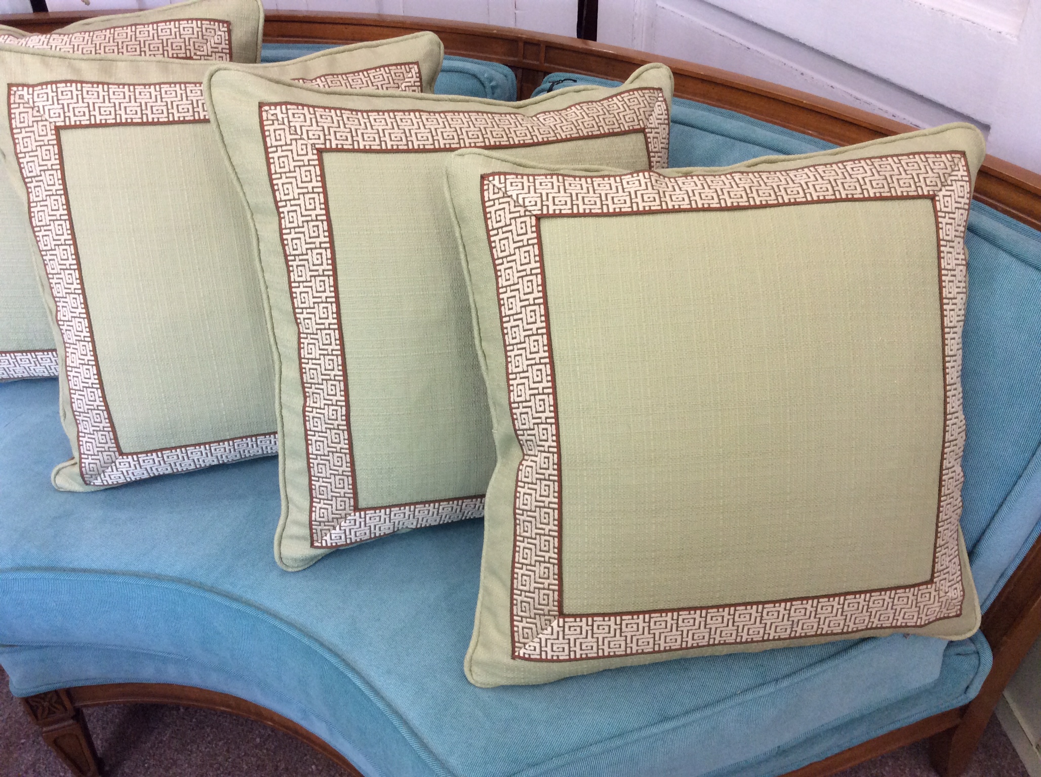 Pillows with mitered banding