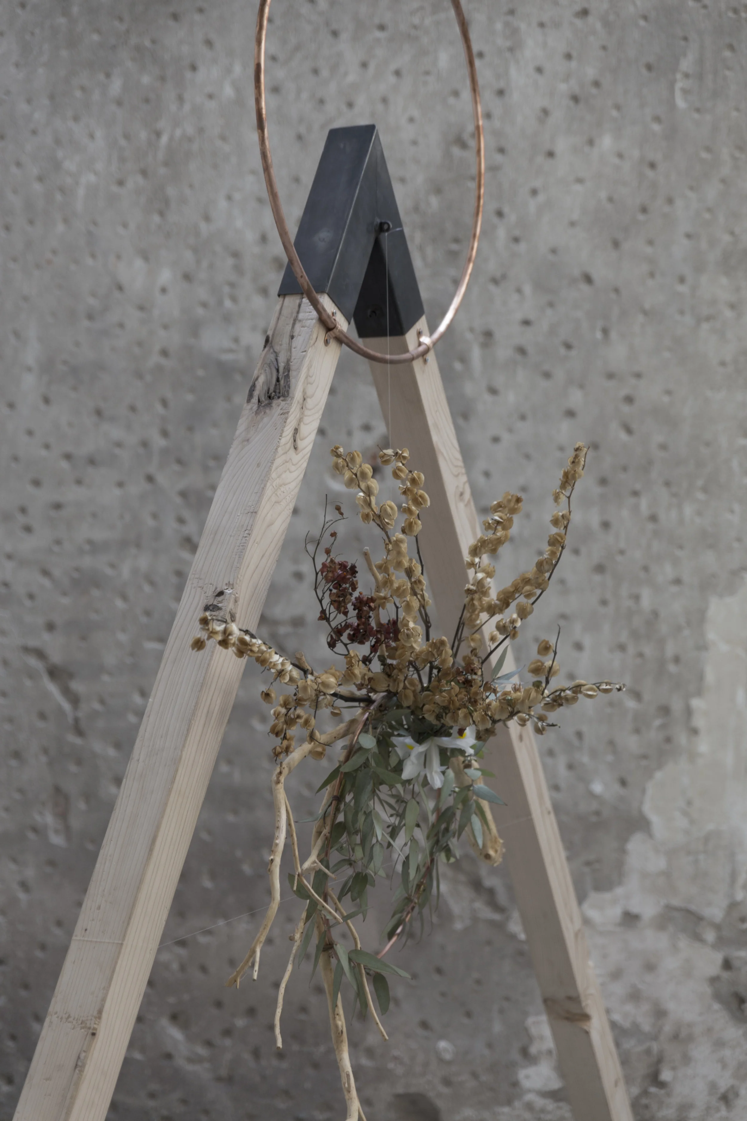 Triangle_wedding_arch_6.jpg