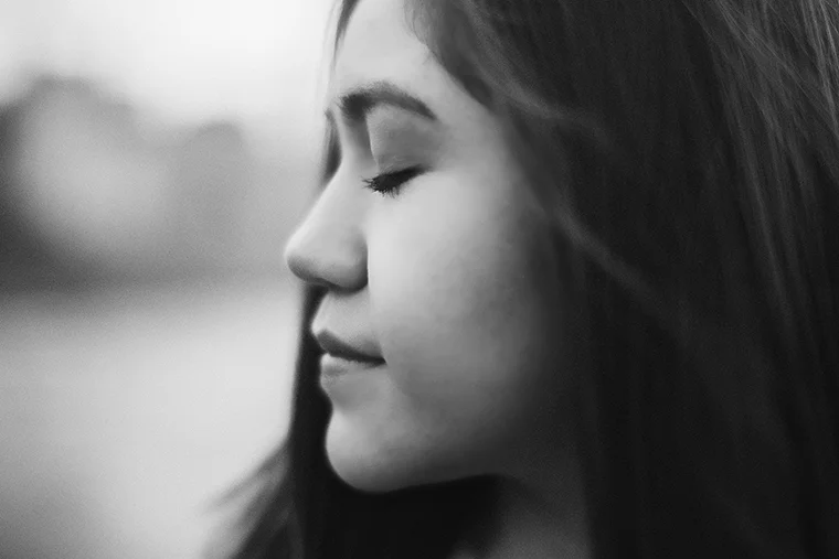 steph90bwweb.jpg