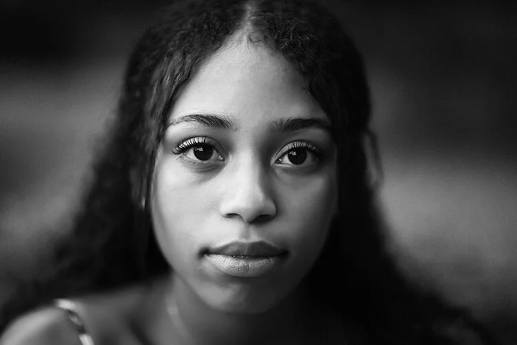 thea86bwweb.jpg