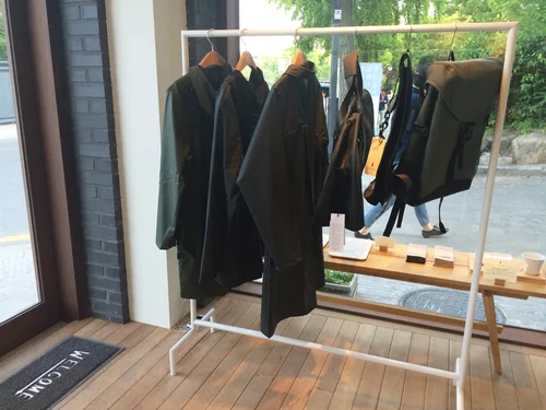 방수소재의 겉옷들