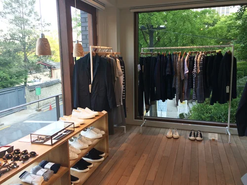 공간의 장점을 한껏 살린 디스플레이