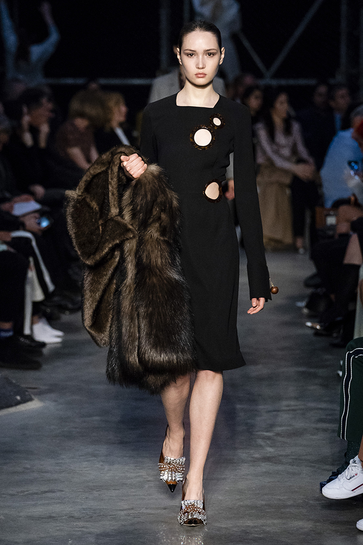 burberry-rf19-0823.jpg