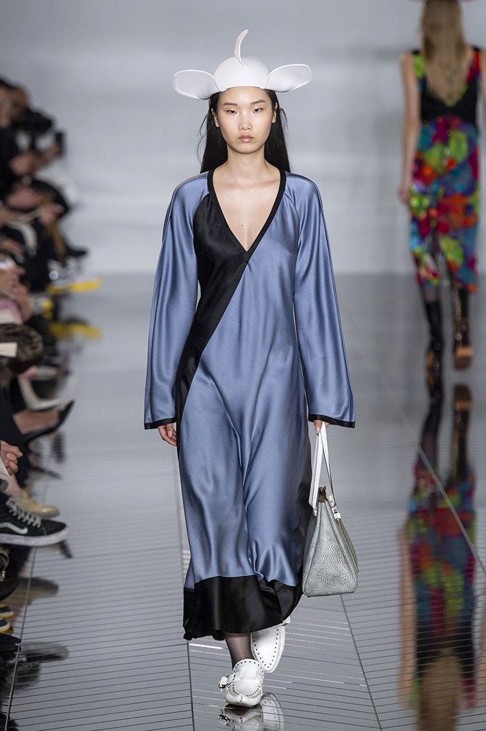 loewe-rf19-4667.jpg