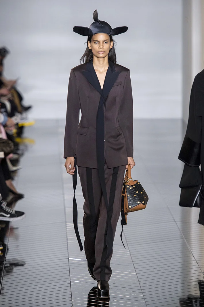 loewe-rf19-4832.jpg