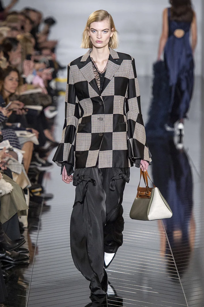loewe-rf19-5150.jpg