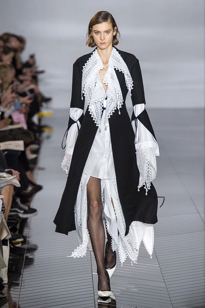 loewe-rf19-5233.jpg