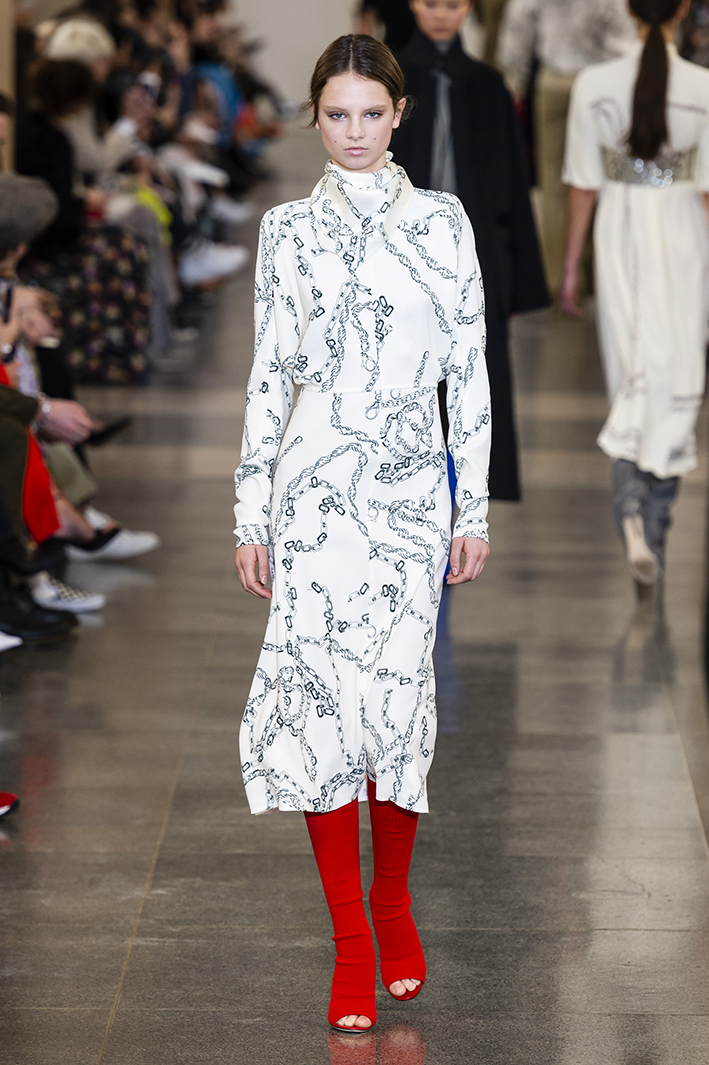 victoria-beckham-rf19-0452.jpg