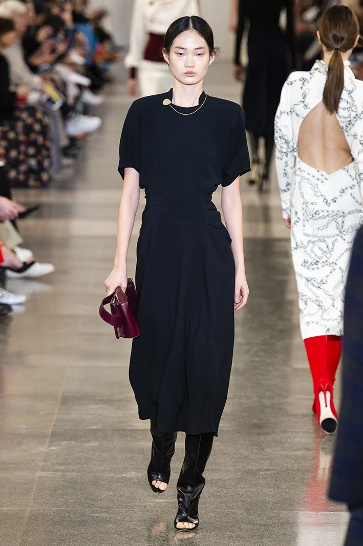 victoria-beckham-rf19-0493.jpg