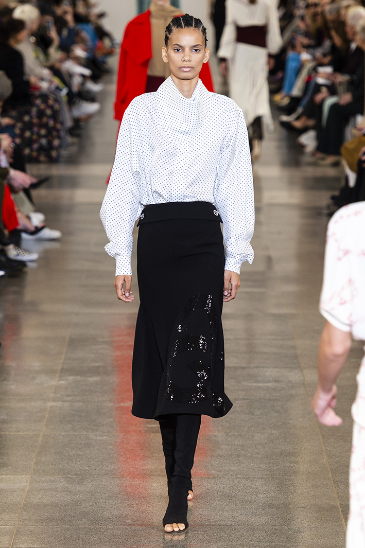 victoria-beckham-rf19-0547.jpg