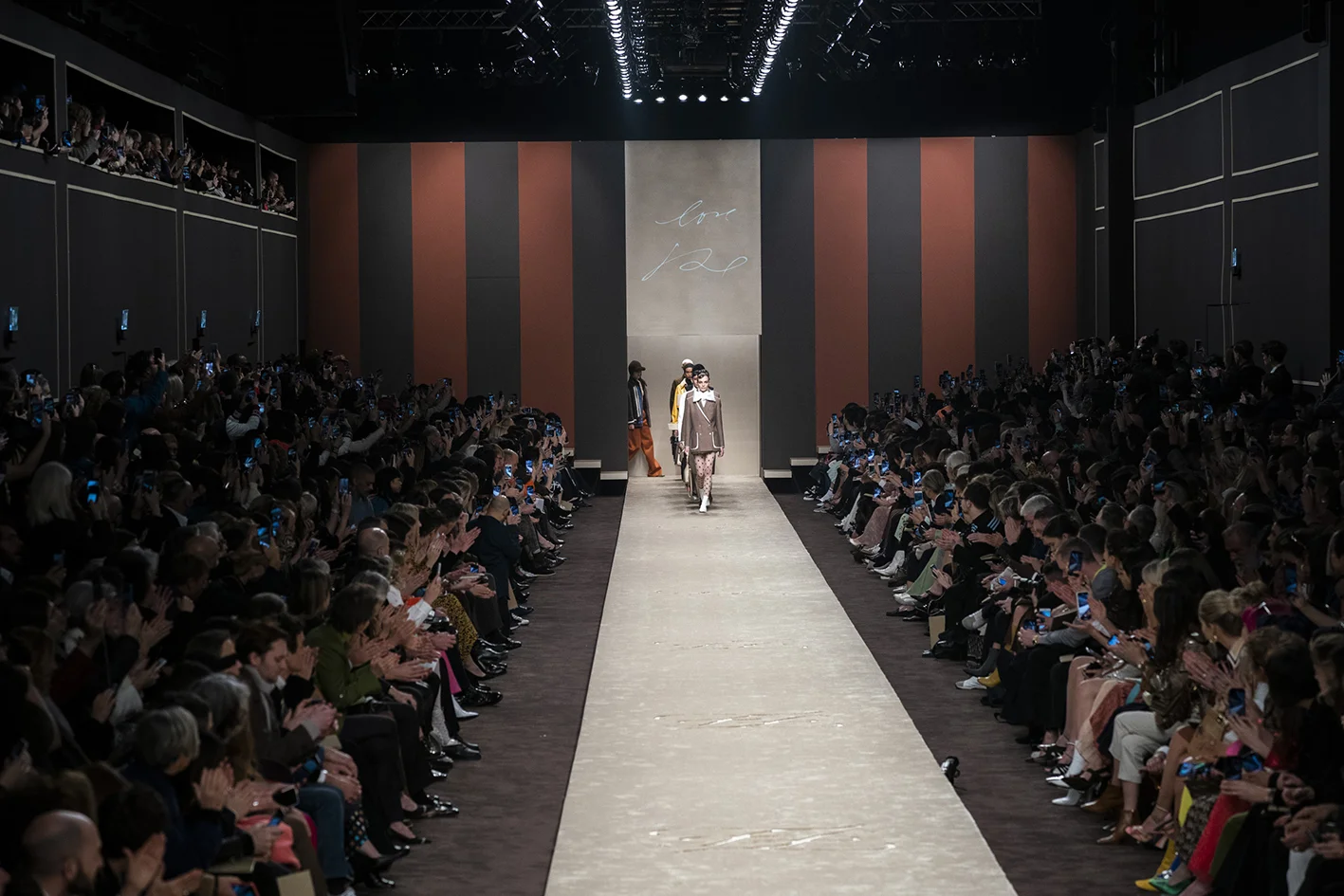 fendi-rf19-0414.jpg
