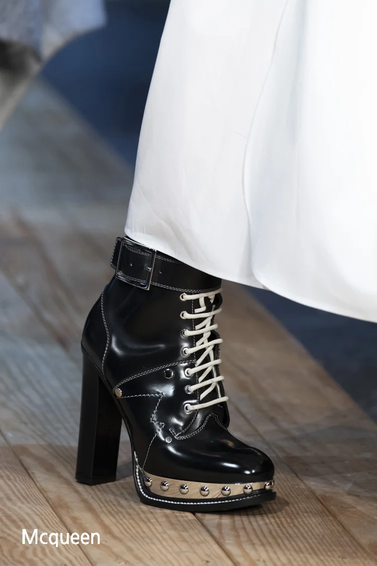 mcqueen-clp-rf19-5288-1.jpg
