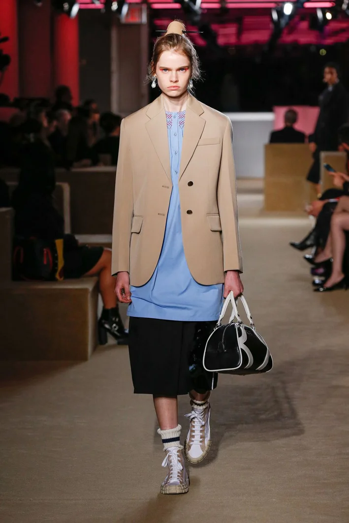 3-prada-resort-20-1556890613.jpg