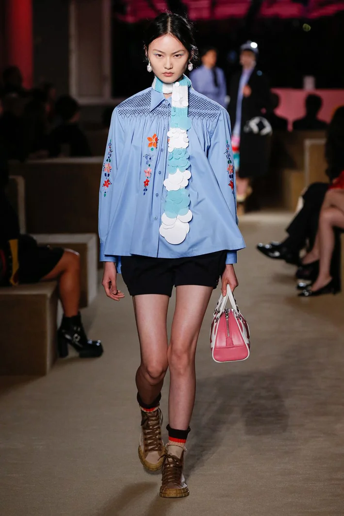 8-prada-resort-20-1556890617.jpg