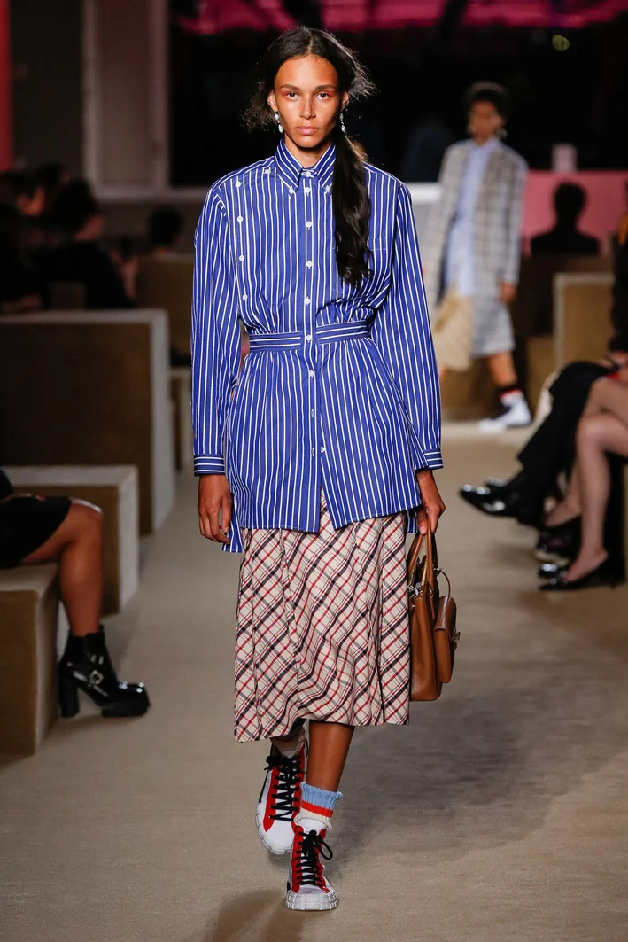 13-prada-resort-20-1556890621.jpg