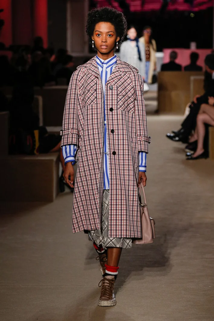 15-prada-resort-20-1556890622.jpg